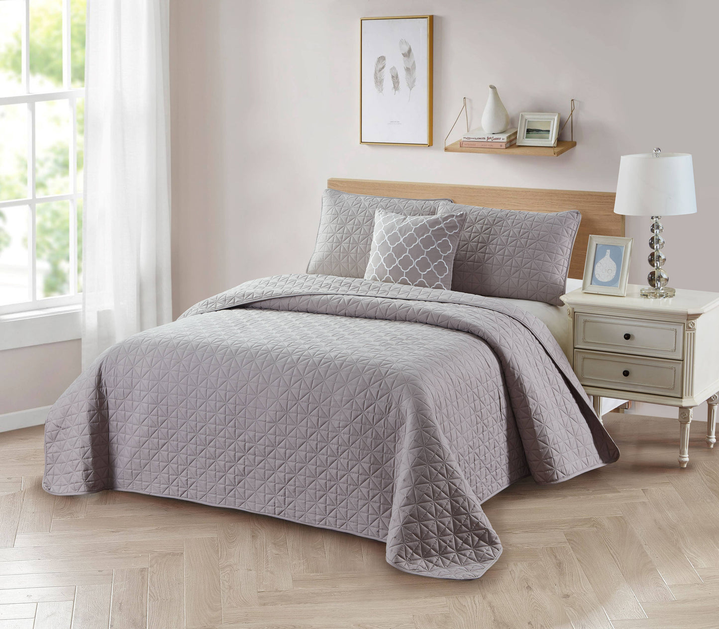 Bibb Home 4 Piece Solid Quilt Set with Cushion